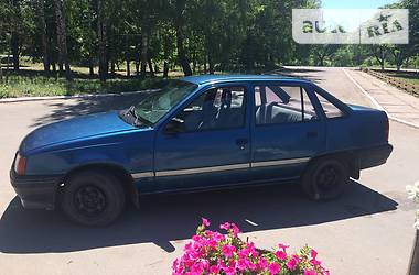 Седан Opel Kadett 1987 в Малине