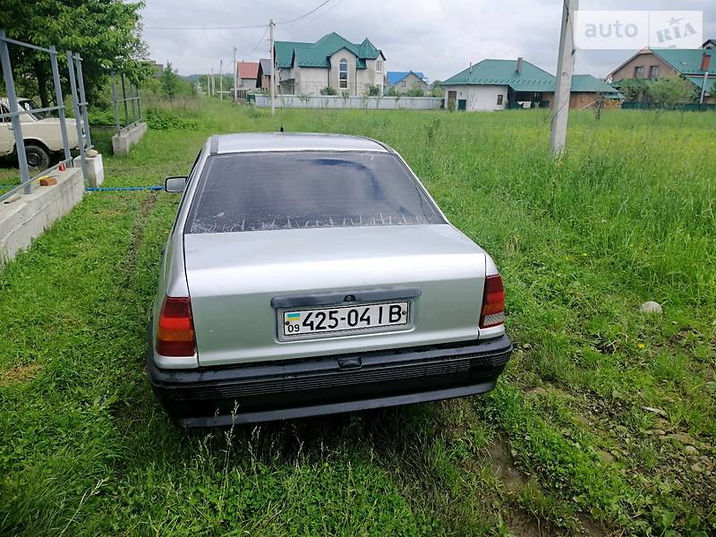 Седан Opel Kadett 1987 в Калуші