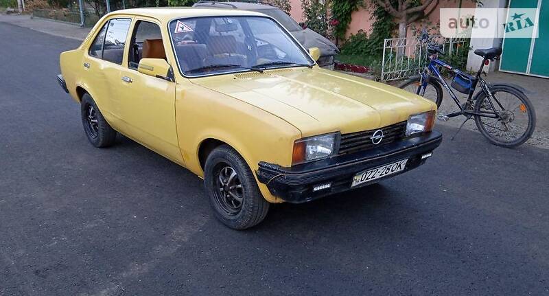 Седан Opel Kadett 1977 в Одессе