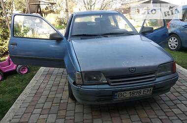 Хэтчбек Opel Kadett 1986 в Стрые