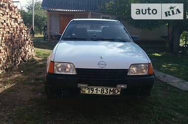 Хэтчбек Opel Kadett 1987 в Дубно