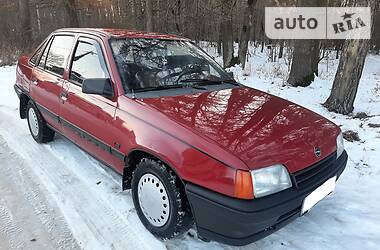 Седан Opel Kadett 1990 в Луцке