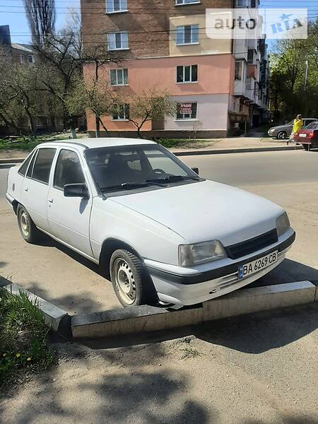 Седан Opel Kadett 1990 в Кропивницком