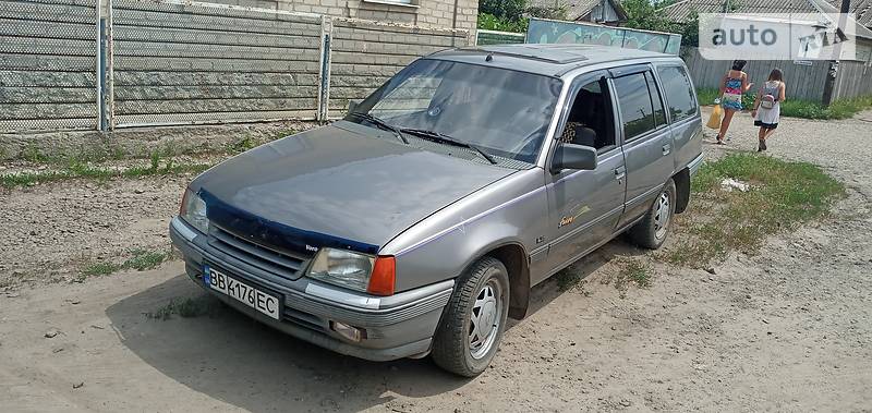 Универсал Opel Kadett 1990 в Старобельске