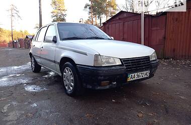 Хэтчбек Opel Kadett 1988 в 