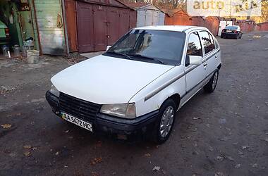 Хэтчбек Opel Kadett 1988 в 