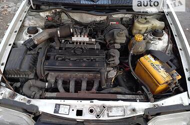 Хэтчбек Opel Kadett 1988 в 
