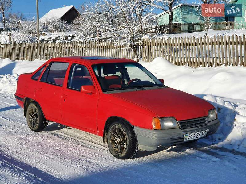 Седан Opel Kadett 1987 в Турці