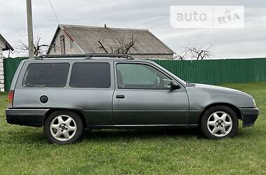 Универсал Opel Kadett 1986 в 