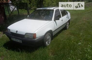 Седан Opel Kadett 1992 в Коломиї