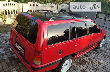 Универсал Opel Kadett 1988 в 