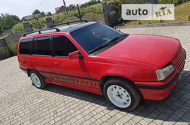 Универсал Opel Kadett 1988 в 