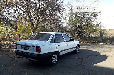 Седан Opel Kadett 1990 в Белгороде-Днестровском