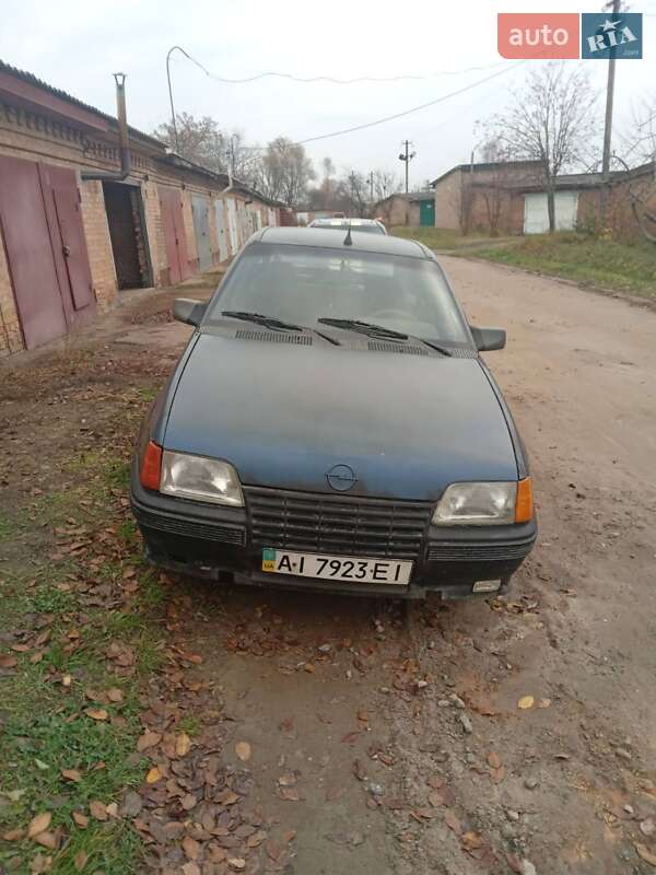 Хетчбек Opel Kadett 1988 в Бердичеві