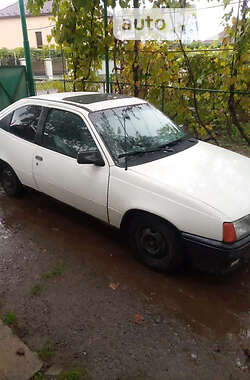 Хетчбек Opel Kadett 1988 в Мукачевому