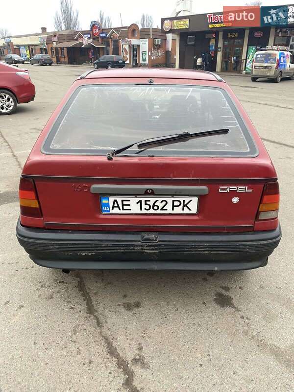 Хэтчбек Opel Kadett 1986 в Кривом Роге