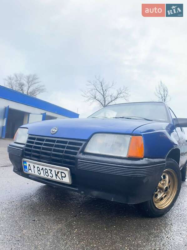 Хэтчбек Opel Kadett 1985 в Ватутино фото 5 Хэтчбек Opel Kadett 1985 в Ватутино