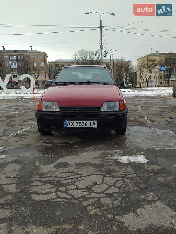 Хэтчбек Opel Kadett 1985 в Харькове