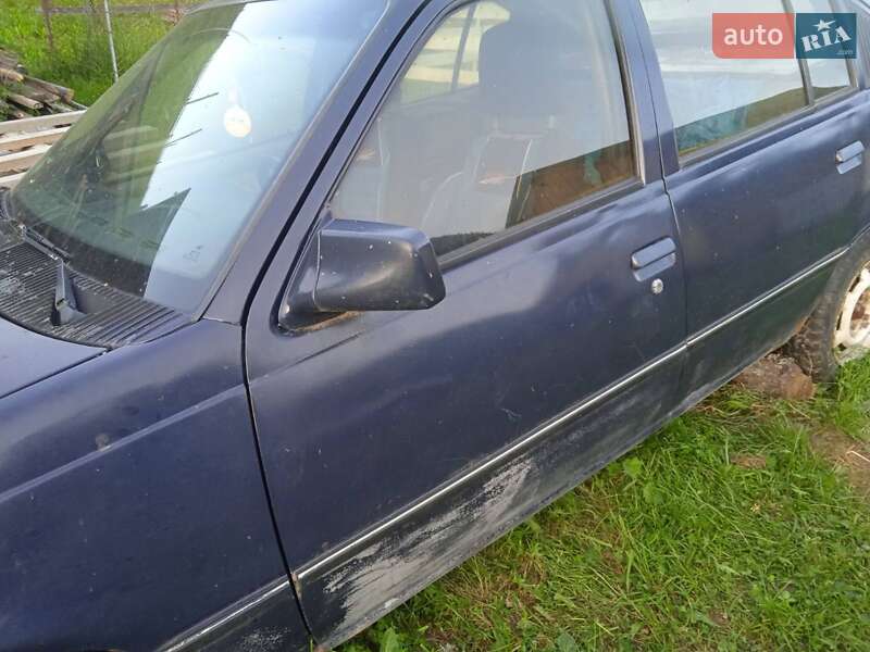 Хетчбек Opel Kadett 1987 в Верховині