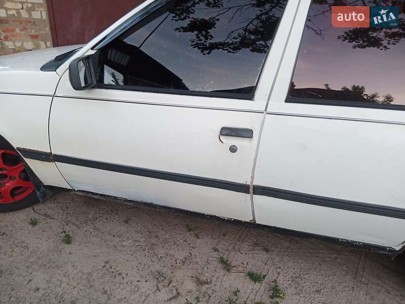 Седан Opel Kadett 1987 в Харкові