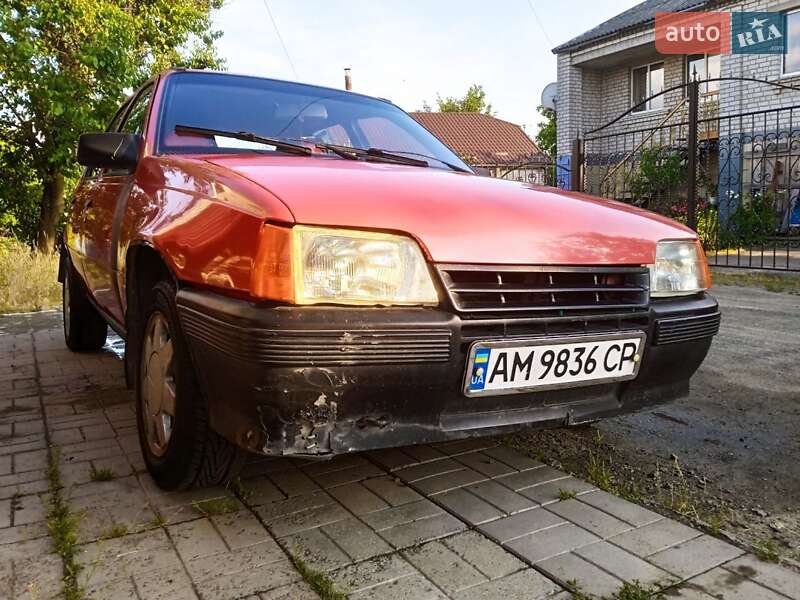 Хэтчбек Opel Kadett 1991 в Малине