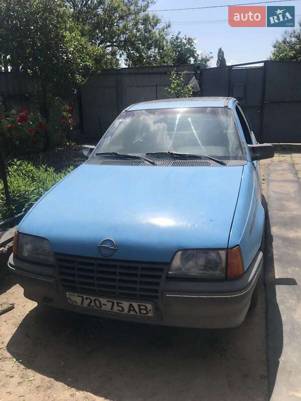 Хетчбек Opel Kadett 1987 в Павлограді