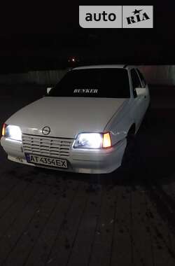 Хэтчбек Opel Kadett 1987 в Ивано-Франковске