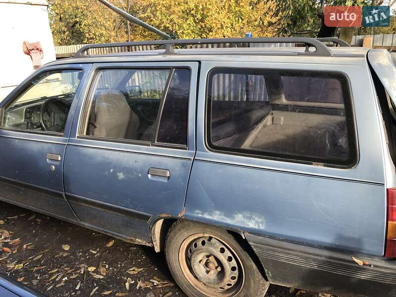 Універсал Opel Kadett 1990 в Лубнах