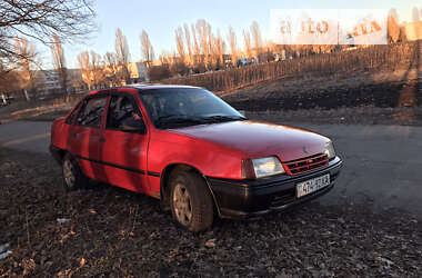 Седан Opel Kadett 1987 в Лозовой