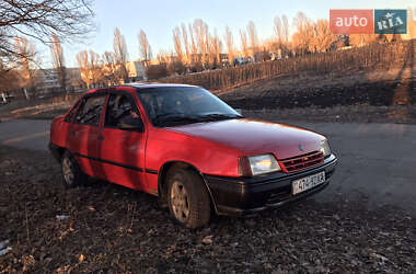 Седан Opel Kadett 1987 в Лозовой