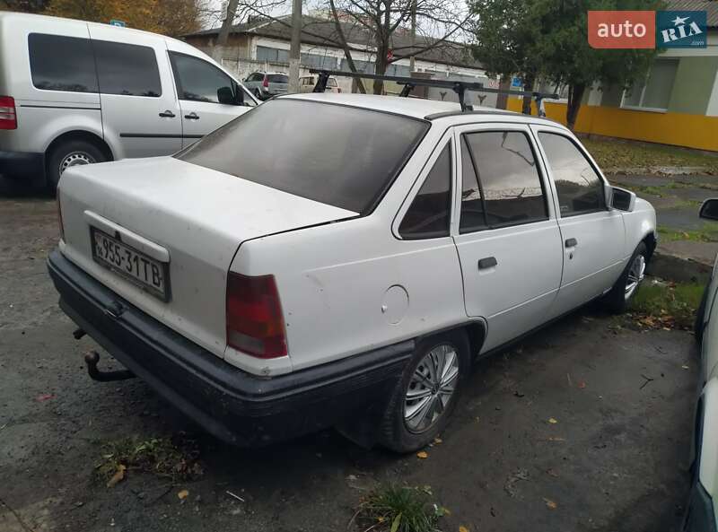 Хэтчбек Opel Kadett 1986 в Львове