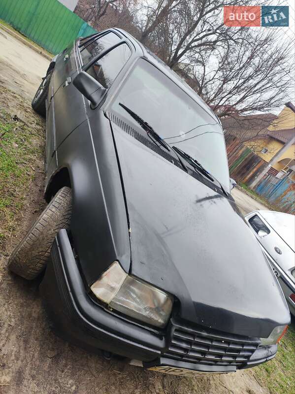Седан Opel Kadett 1988 в Запоріжжі