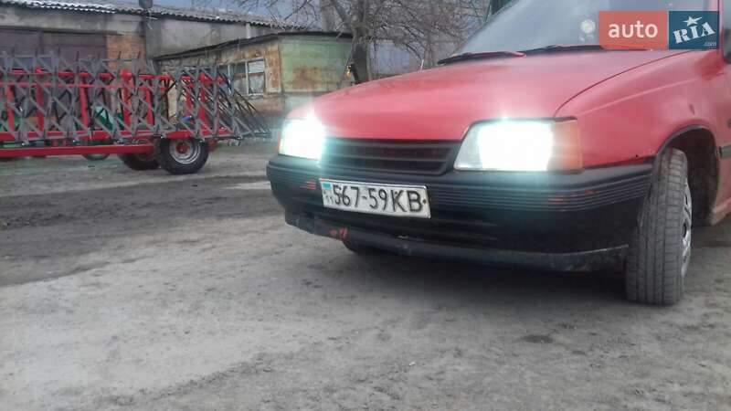 Хэтчбек Opel Kadett 1989 в Благовещенском