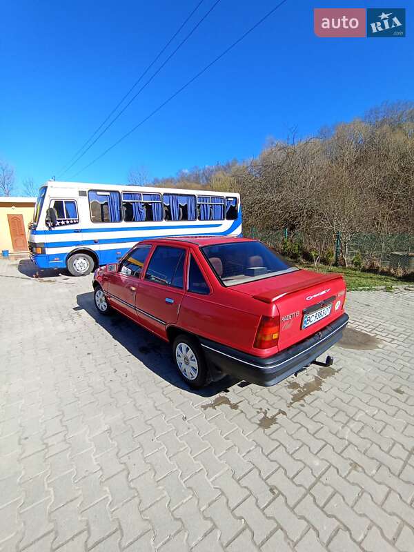 Седан Opel Kadett 1988 в Турці
