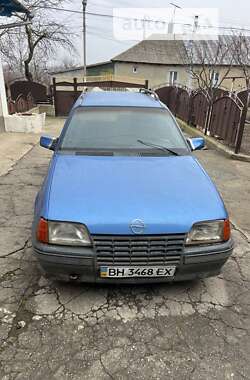 Универсал Opel Kadett 1988 в Болграде