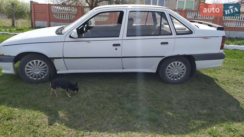 Седан Opel Kadett 1986 в Харкові