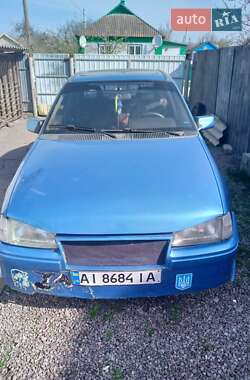 Хэтчбек Opel Kadett 1987 в Гребенке