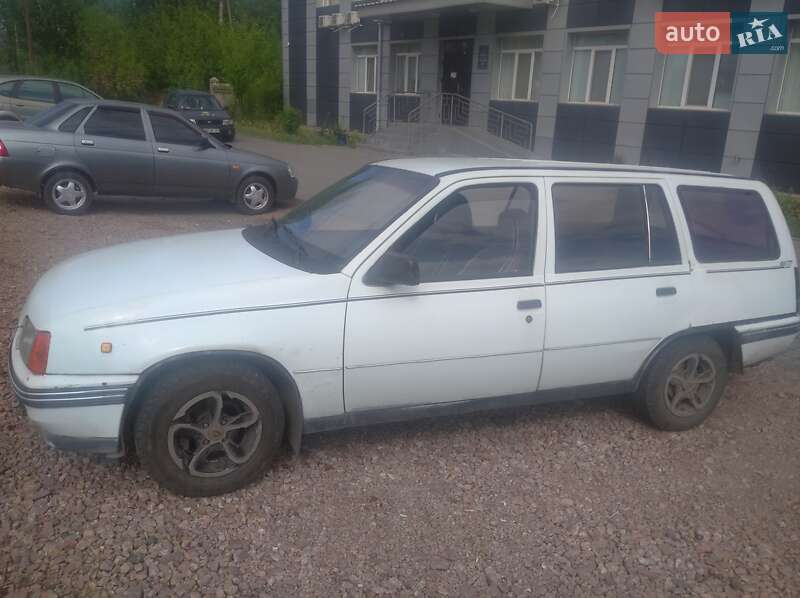 Универсал Opel Kadett 1990 в Краматорске