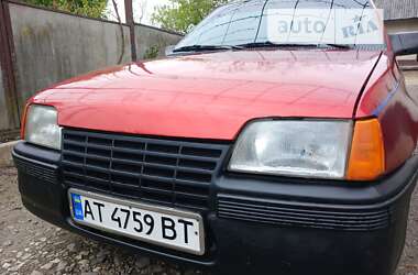 Хэтчбек Opel Kadett 1985 в Монастыриске