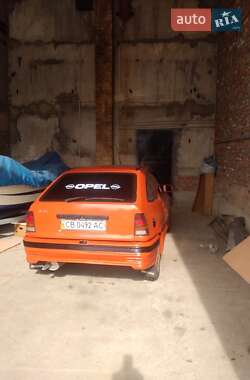 Хэтчбек Opel Kadett 1986 в 