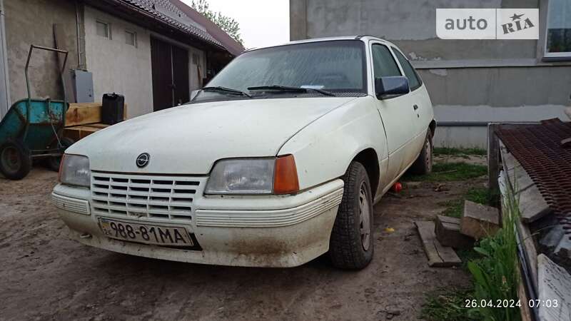Хетчбек Opel Kadett 1988 в Смілі