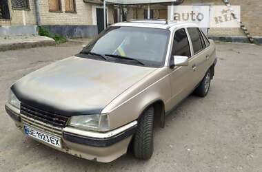 Седан Opel Kadett 1988 в Баштанке