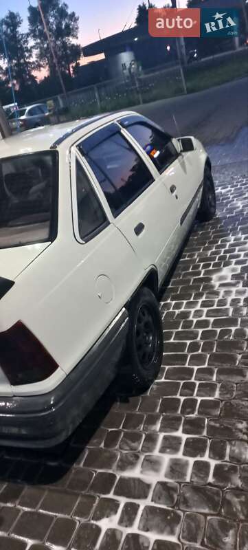 Седан Opel Kadett 1987 в Кременчуге фото 5 Седан Opel Kadett 1987 в Кременчуге