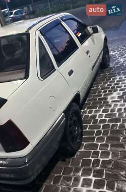 Седан Opel Kadett 1987 в Кременчуге