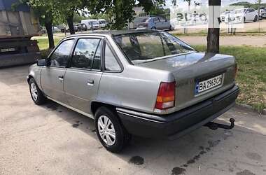 Седан Opel Kadett 1987 в Кропивницькому