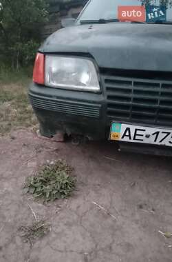 Седан Opel Kadett 1987 в Павлограді