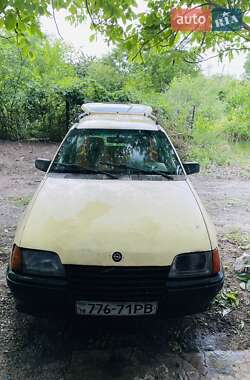 Универсал Opel Kadett 1989 в 