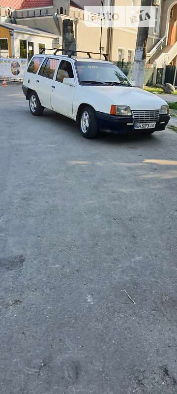 Универсал Opel Kadett 1987 в Одессе