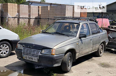 Седан Opel Kadett 1988 в Костополе