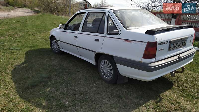 Седан Opel Kadett 1986 в Харкові